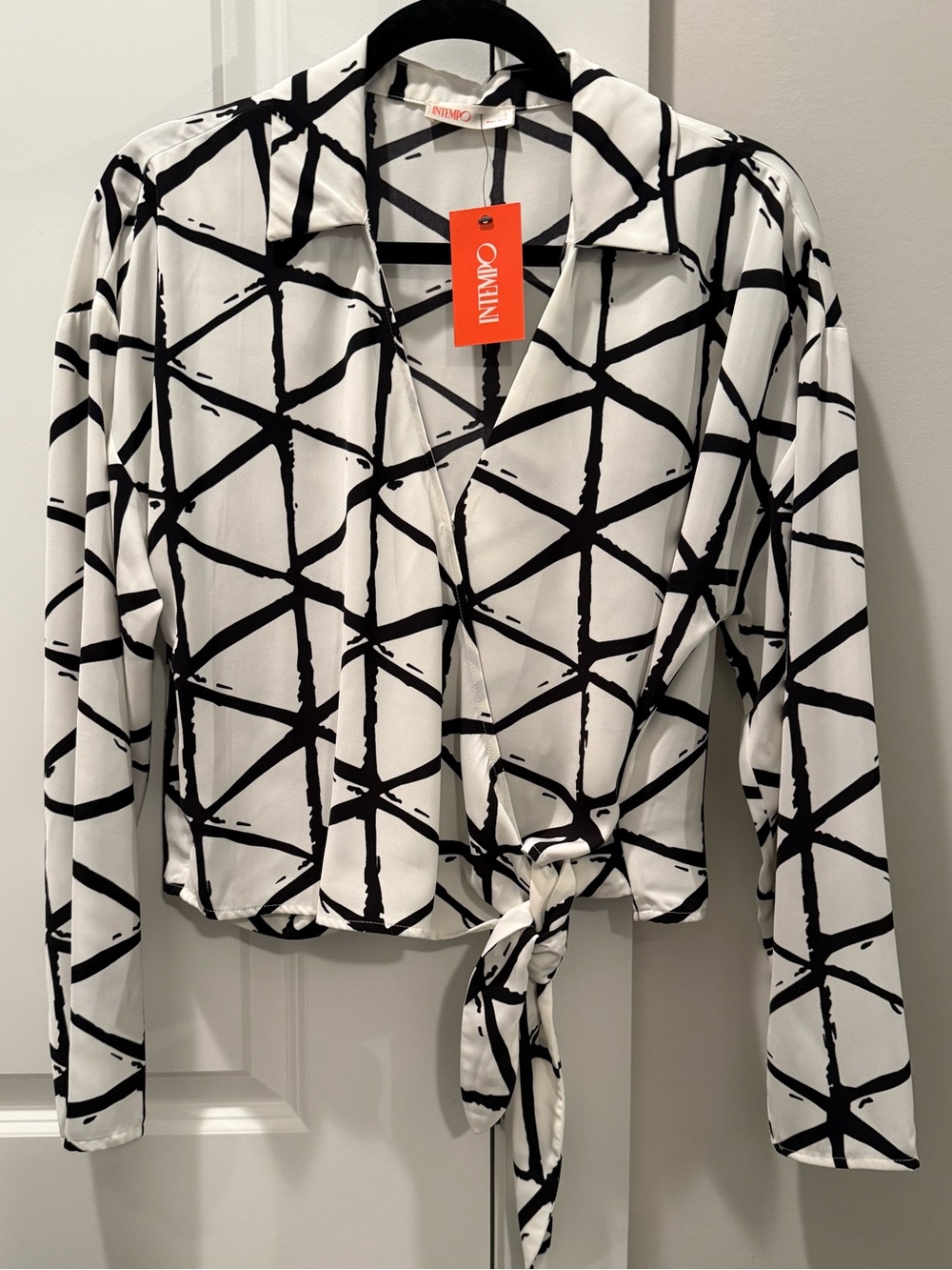Intempo Black & White Tie-Front Long Sleeve Top